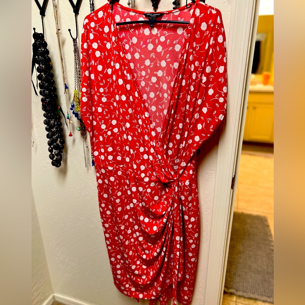 Maggy London red floral size 22 wrap dress.
